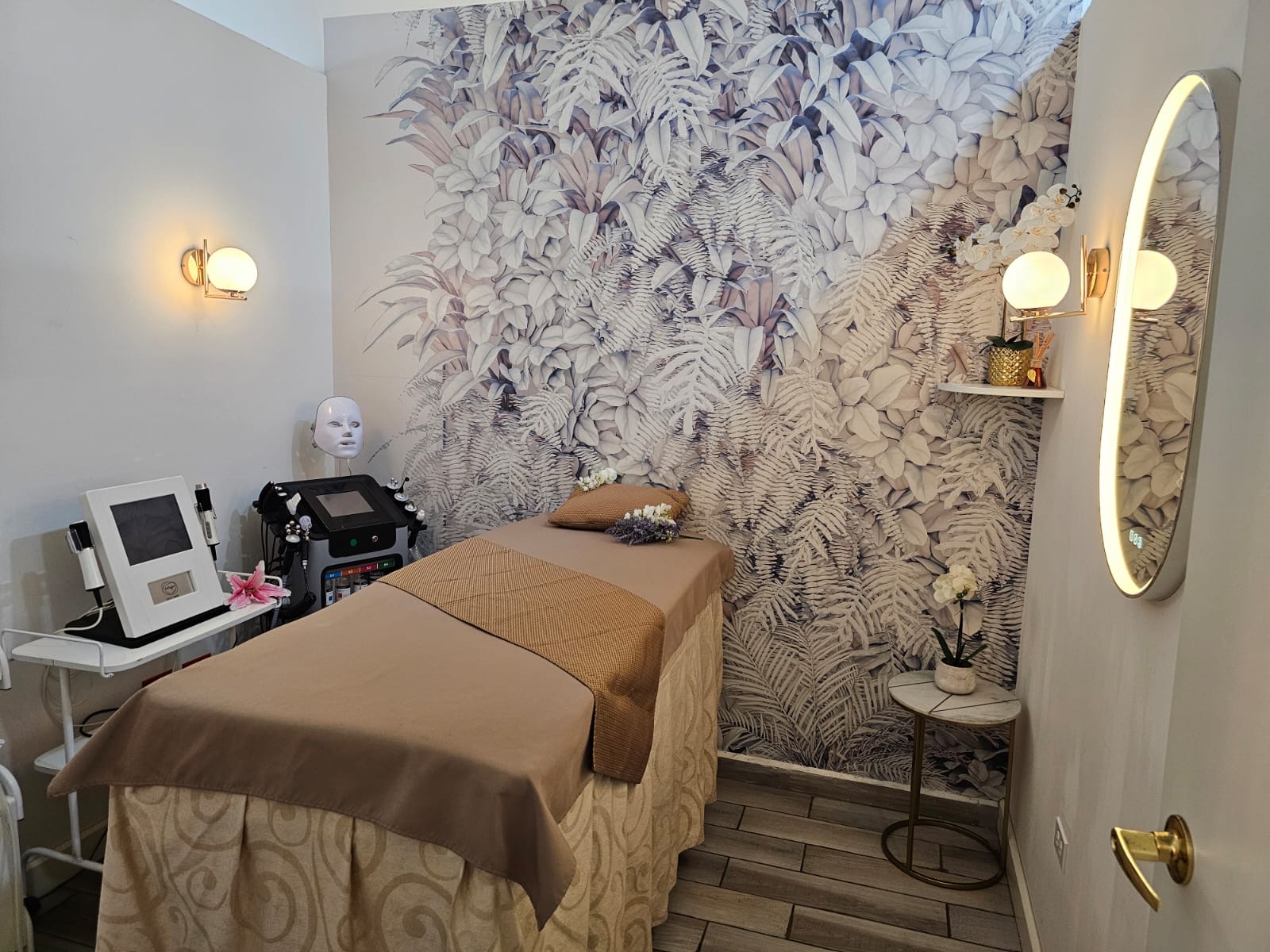 Cabina equipada de Medvel Spa en Plaza G3 Monterrey